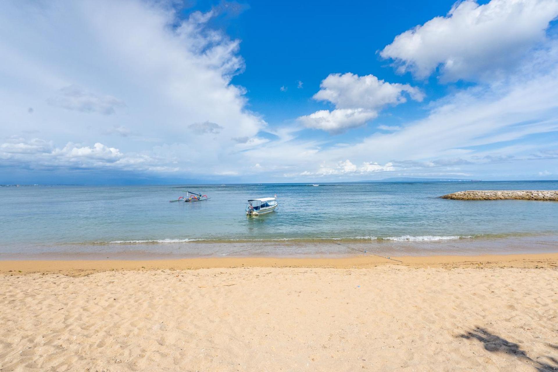 Kejora Beachfront Villa *